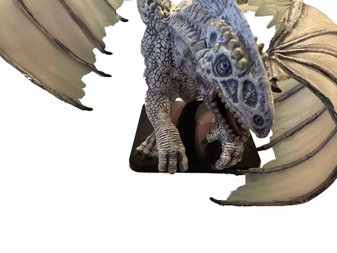 Icing Death, Gargantuan White Dragon - D&D Icons - Dungeons and Dragons Miniatures (DDM) - out of box