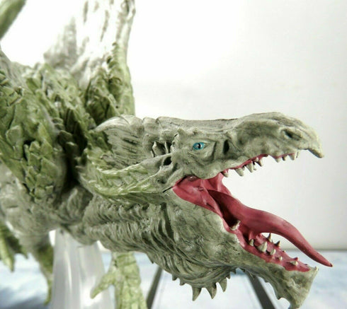 Icons of the Realms Premium Figure: Adult White Dragon