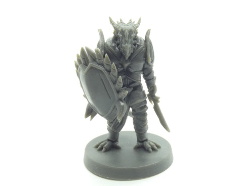 Blacklist Miniatures: Fantasy Series 1: Male Dragonkin Warrior