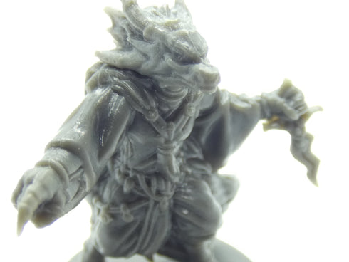 Blacklist Miniatures: Fantasy Series 1: Female Dragonkin Warlock