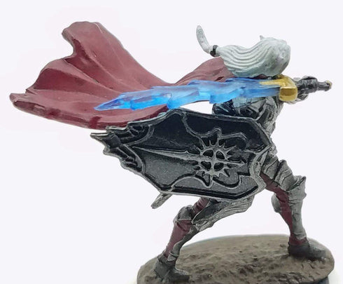 Pathfinder Battles: Premium Miniatures Wave 2: Elf Champion (Paladin) Female